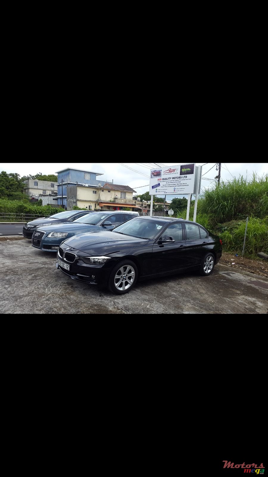 2012' BMW 3 Series Sedan photo #2