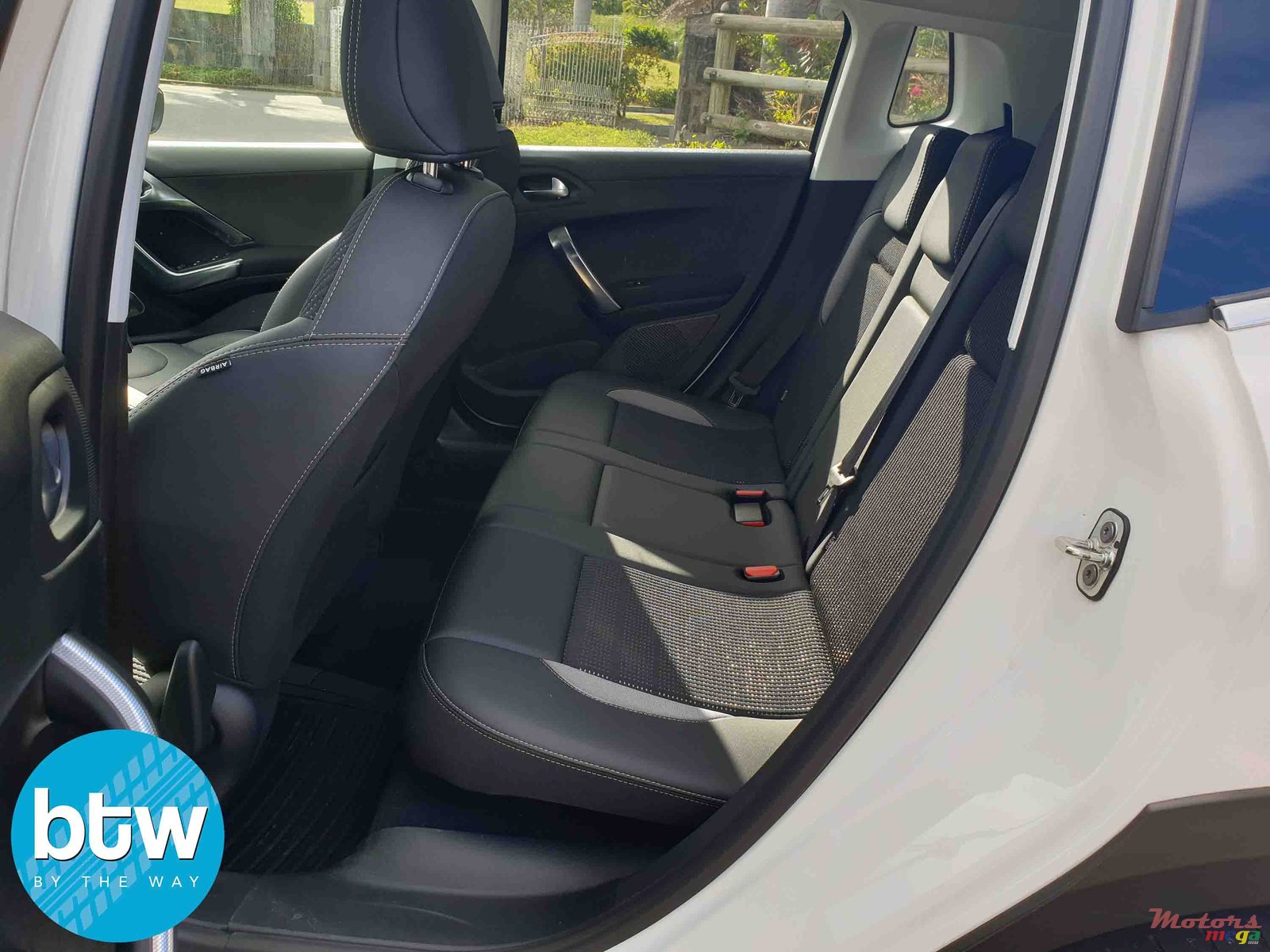 2018' Peugeot 2008 Allure photo #3