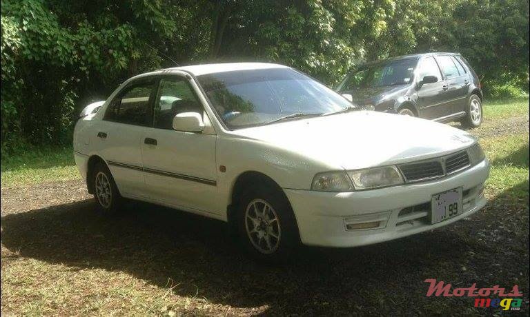 1999' Mitsubishi Lancer GLX photo #2