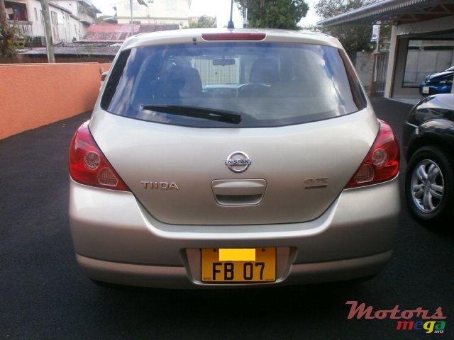 2007' Nissan Tiida photo #2