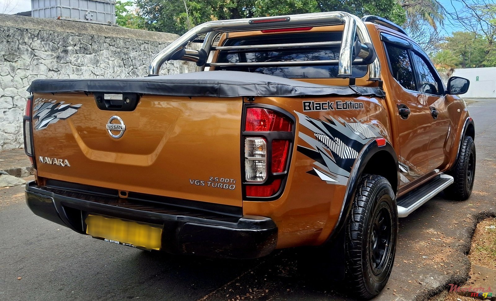 2019' Nissan Navara photo #5