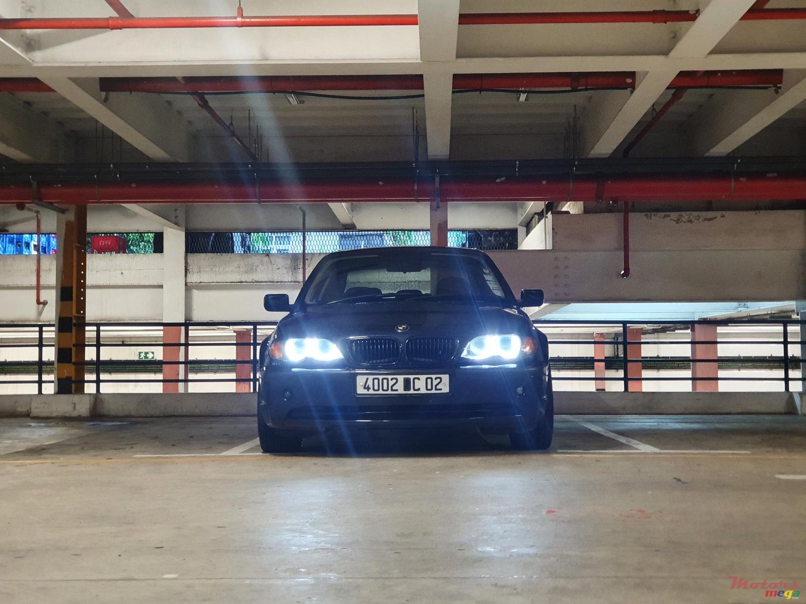 2002' BMW 3 Series photo #3