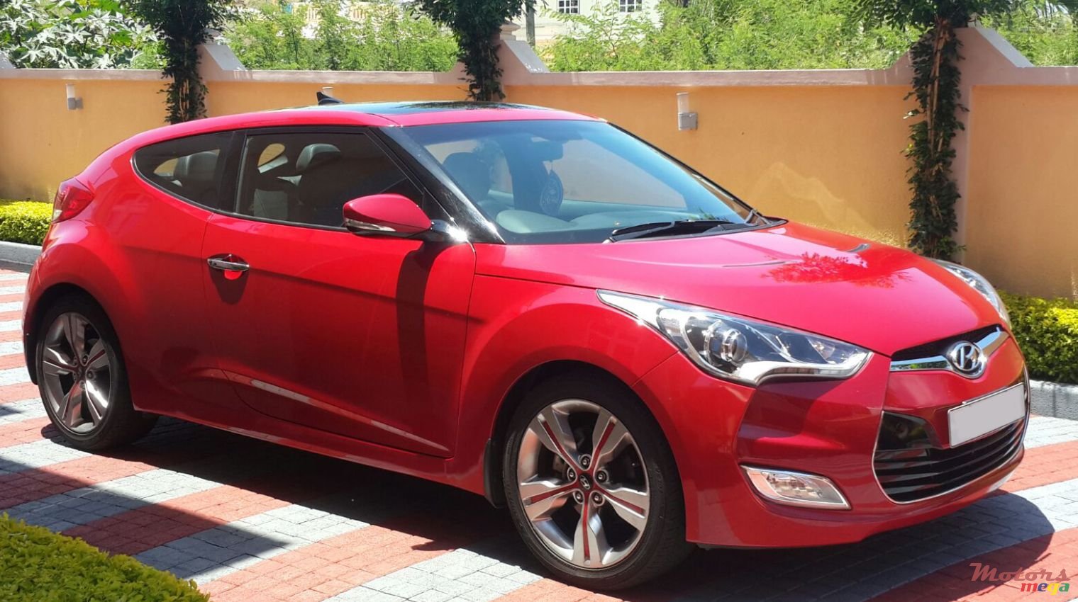 2012' Hyundai Veloster photo #1