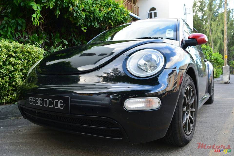 2006' Volkswagen Beetle photo #1