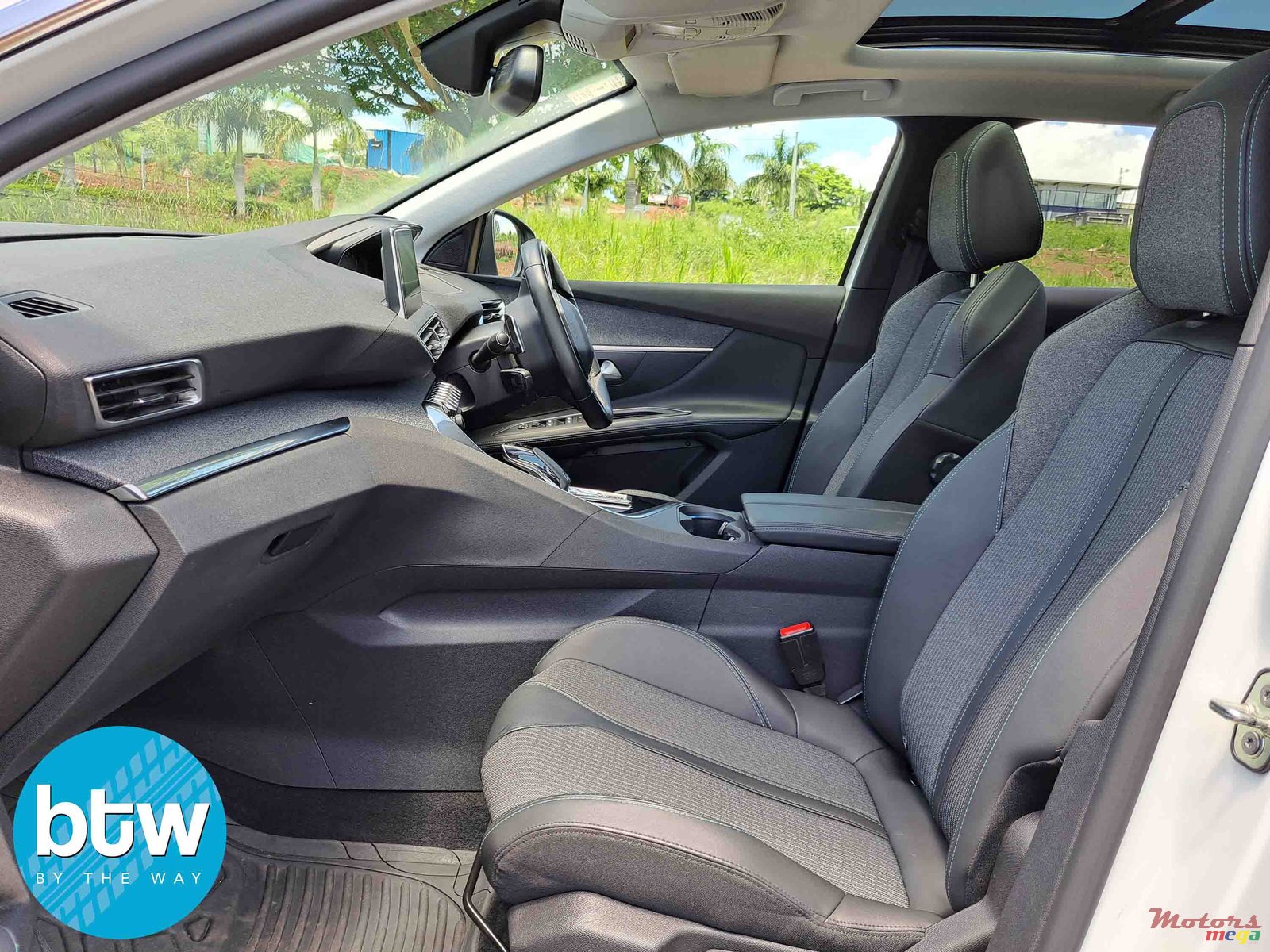 2021' Peugeot 3008 photo #5