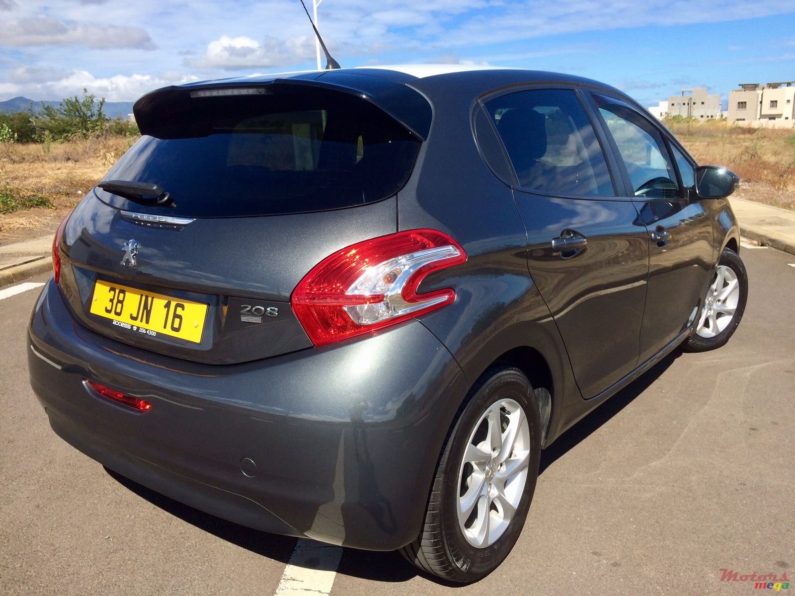 2016' Peugeot 208 1.4 e-HDi Active photo #2