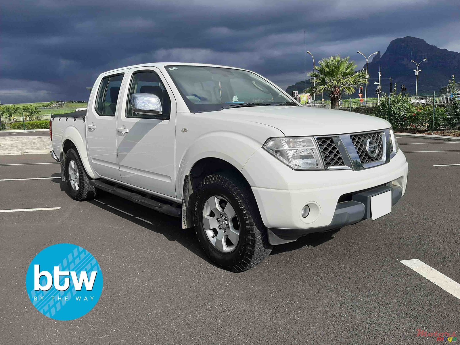 2017' Nissan Navara photo #1