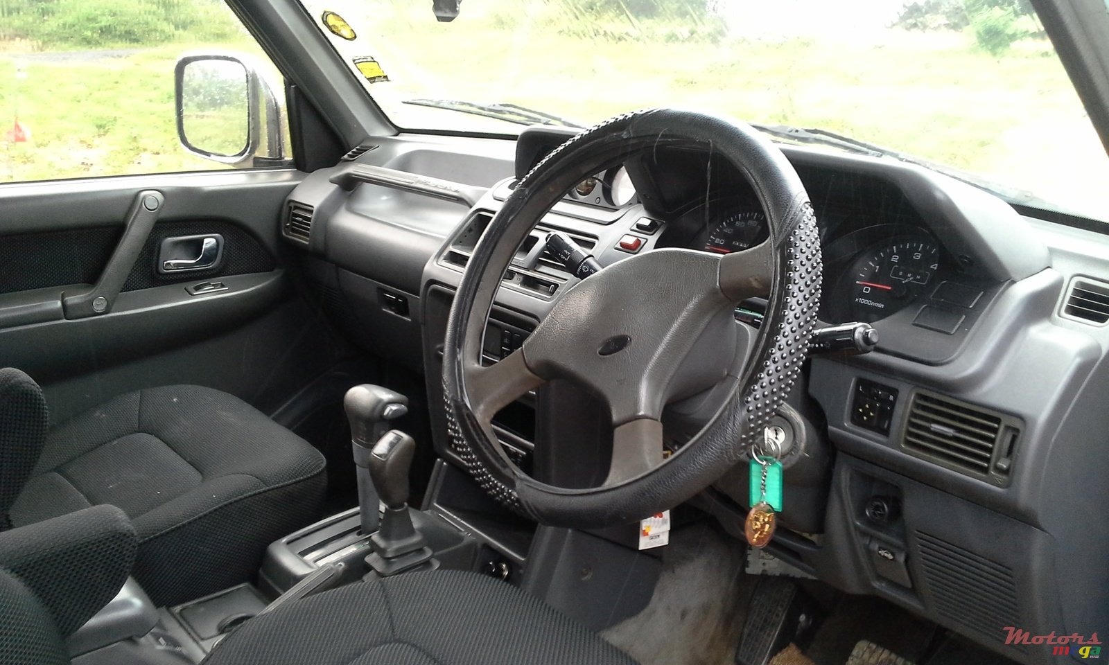 1994' Mitsubishi Pajero photo #4