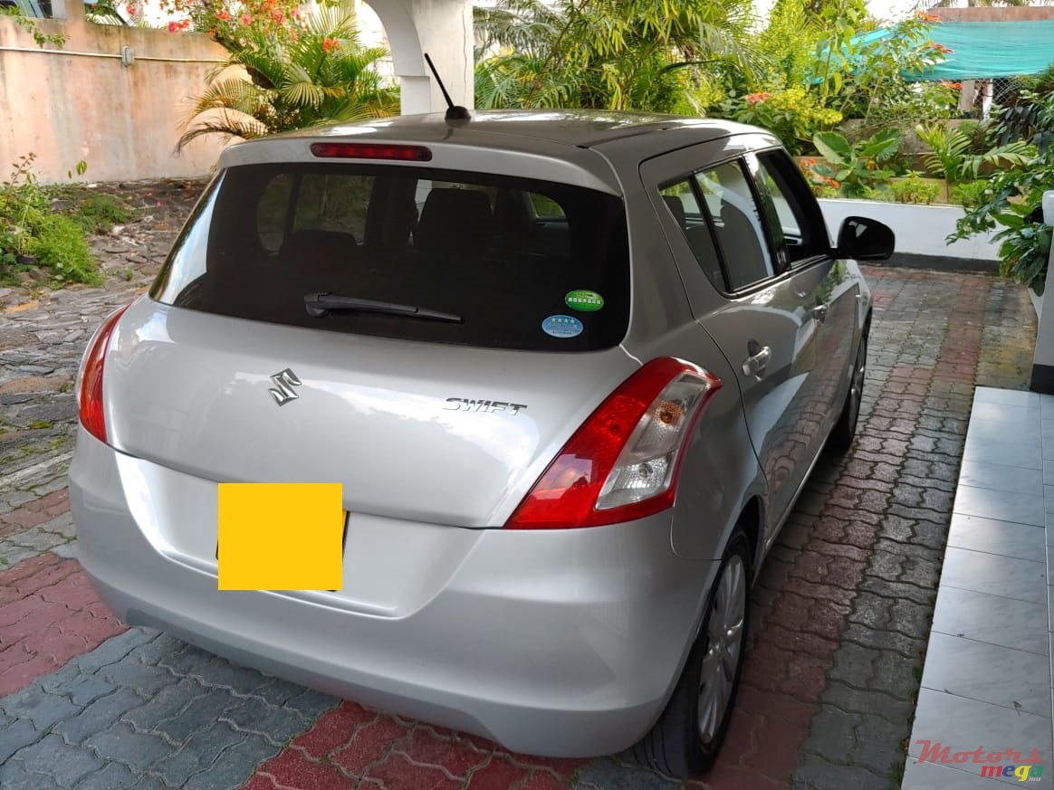 2012' Suzuki Swift photo #6