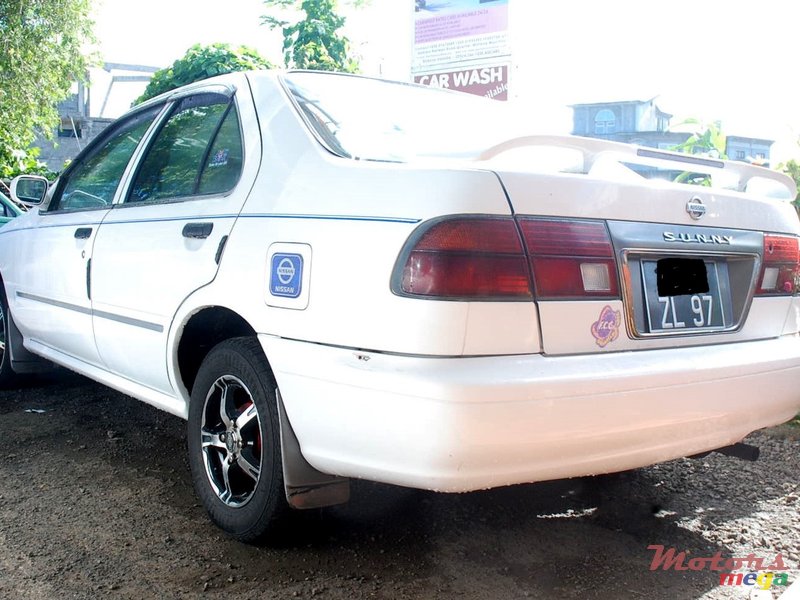 1997' Nissan Sunny photo #1