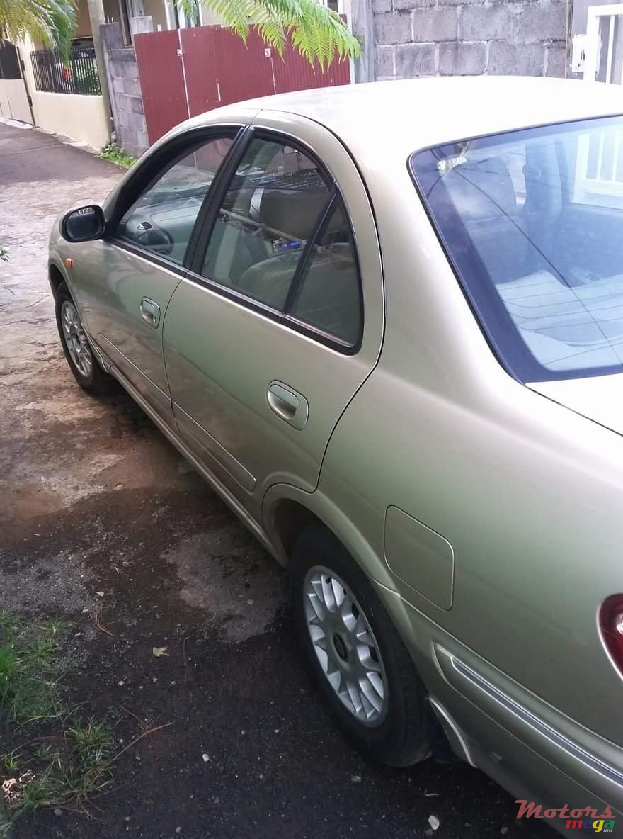 2002' Nissan photo #2