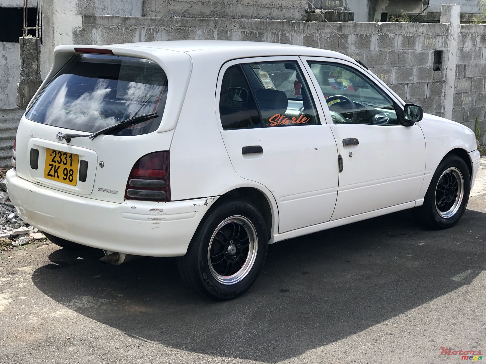 1998' Toyota Starlet photo #2
