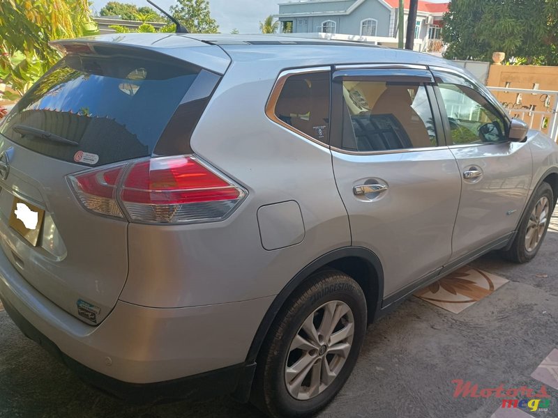 2015' Nissan X-Trail photo #1