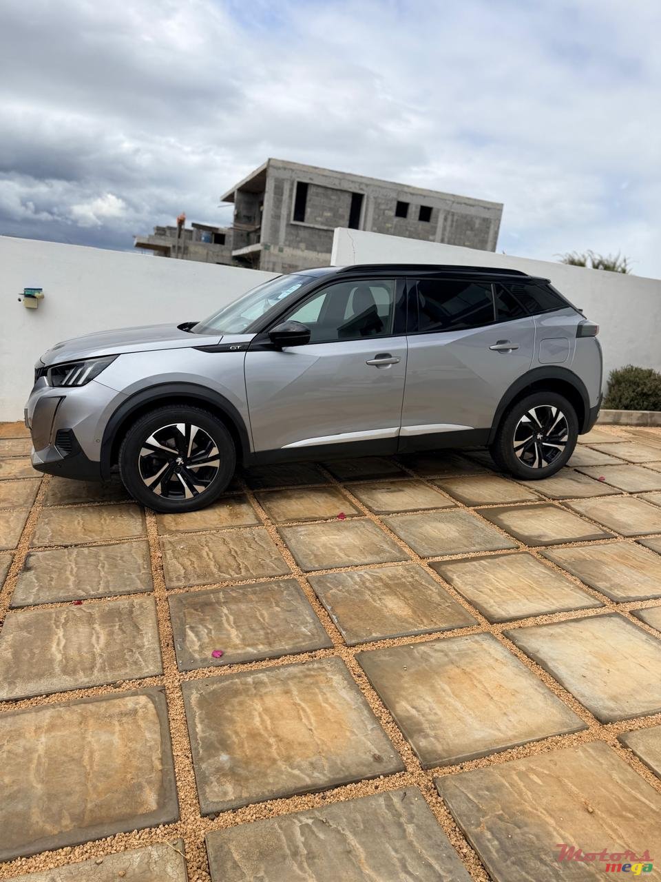 2023' Peugeot 2008 photo #4