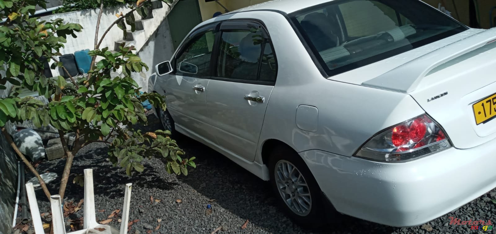 2004' Mitsubishi Lancer photo #4