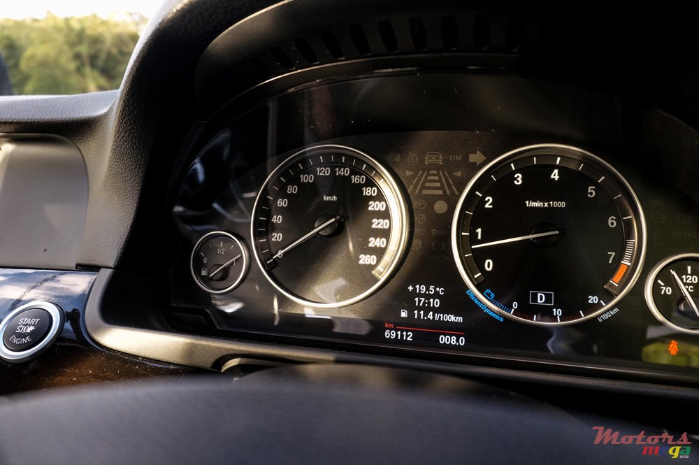 2011' BMW 523 photo #4