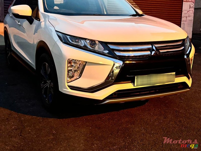 2018' Mitsubishi Eclipse Cross photo #2