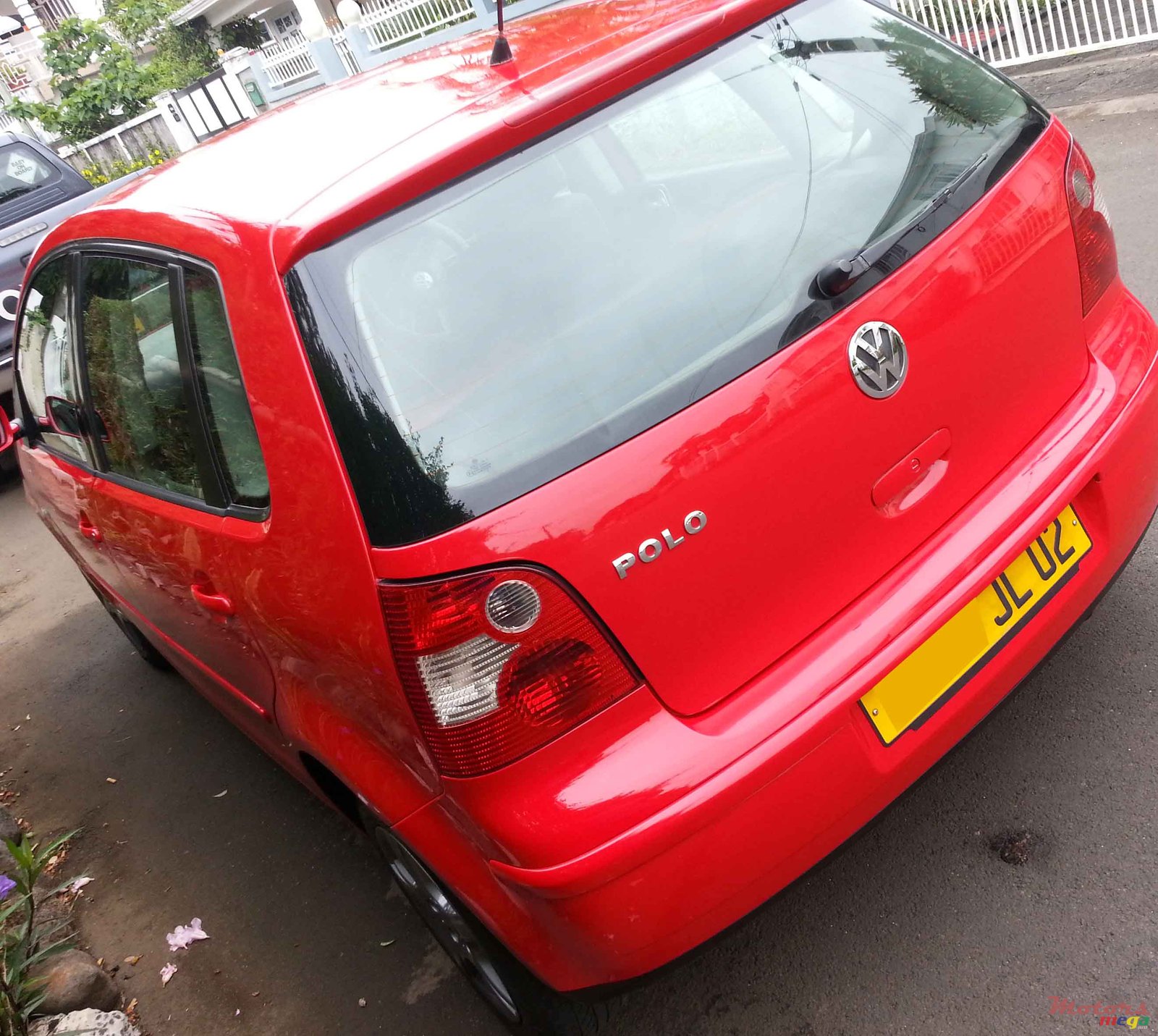 2002' Volkswagen Polo photo #4