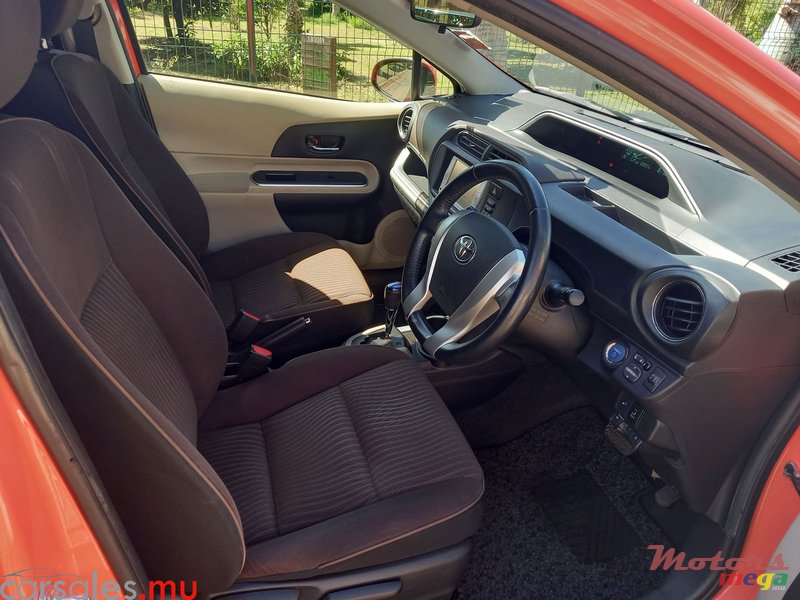 2013' Toyota Aqua 1.5 Hybrid photo #6