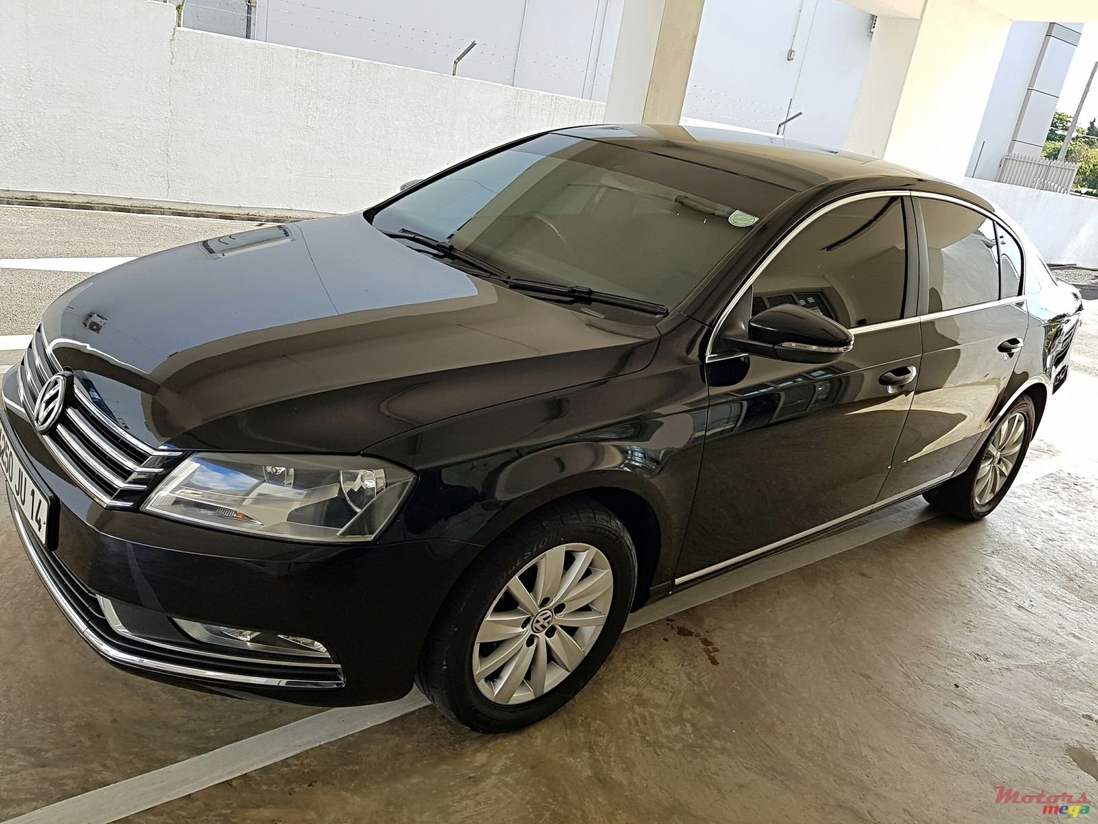 2014' Volkswagen Passat 1.8 TSI 7AUTO photo #2