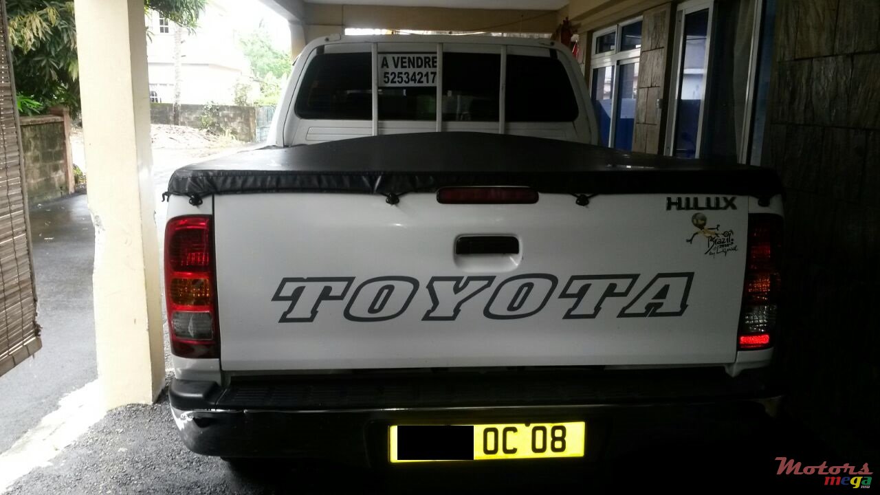 2008' Toyota Hilux photo #2