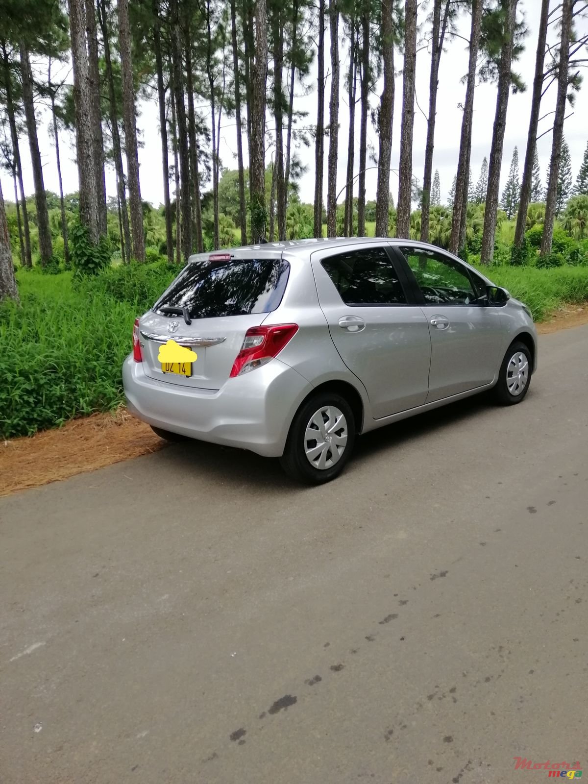 2014' Toyota Vitz photo #2