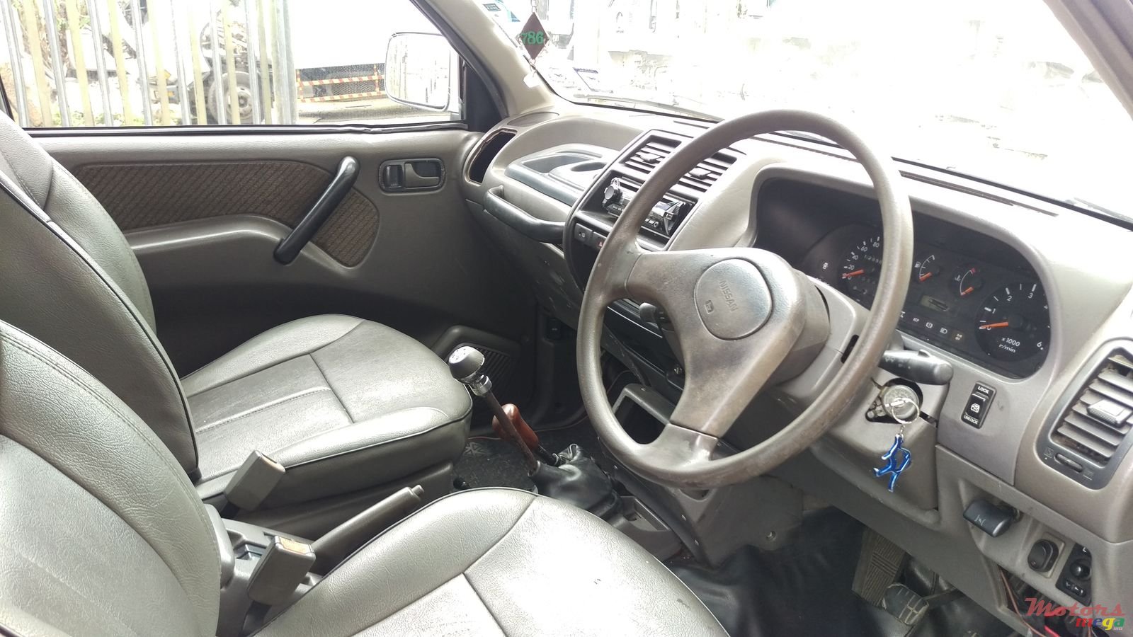 1995' Nissan photo #4