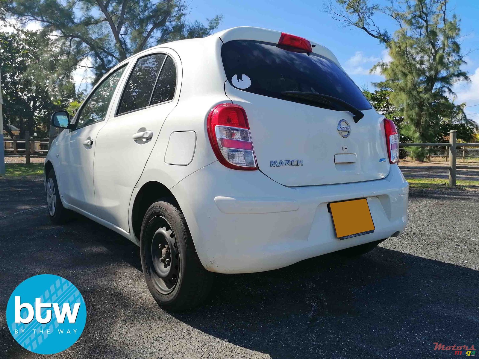 2013' Nissan March photo #2