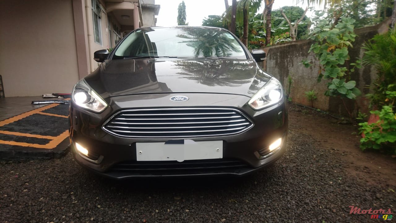 2015' Ford Focus photo #1