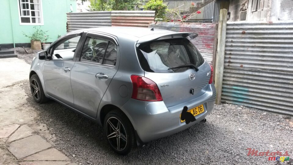 2006' Toyota Yaris photo #2