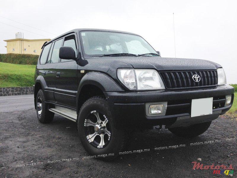 2001' Toyota Prado photo #2