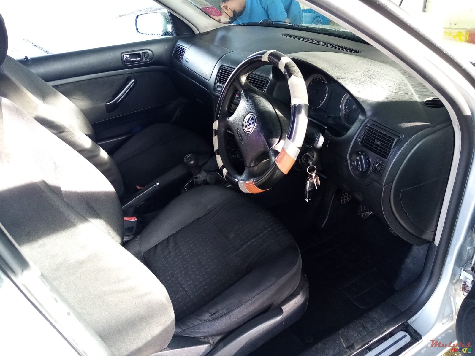 2002' Volkswagen Golf photo #5