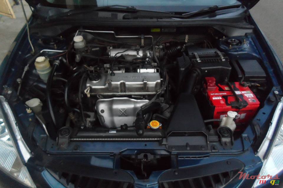 2003' Mitsubishi Lancer photo #11