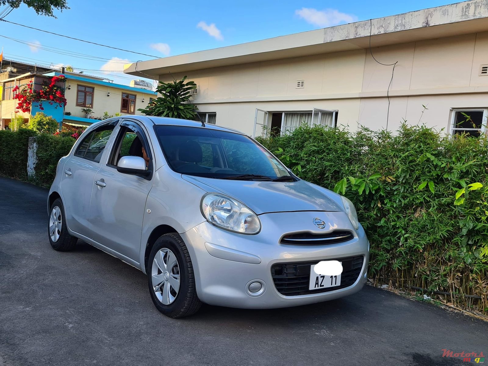 2011' Nissan March photo #1