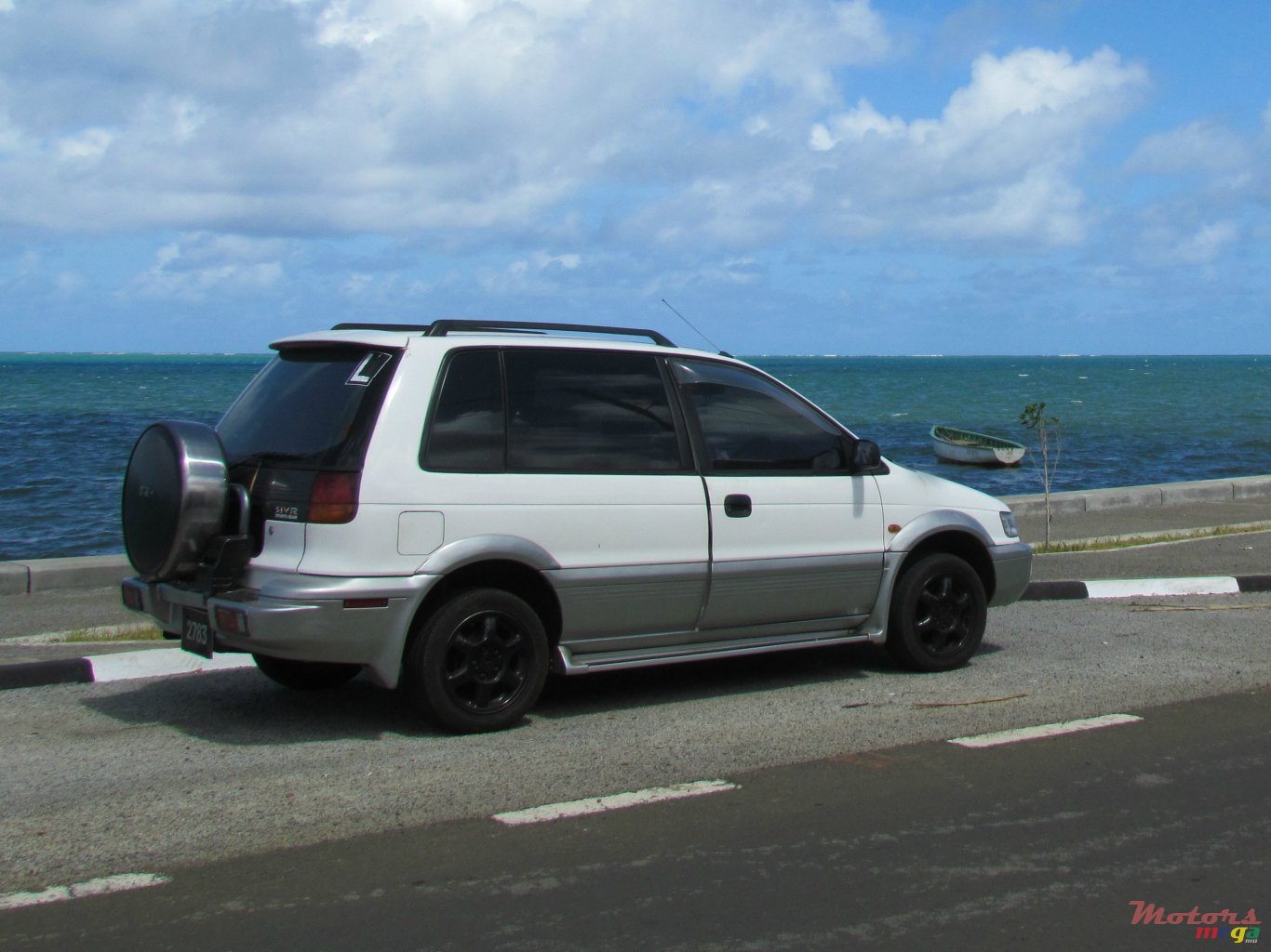 1995' Mitsubishi RVR photo #3