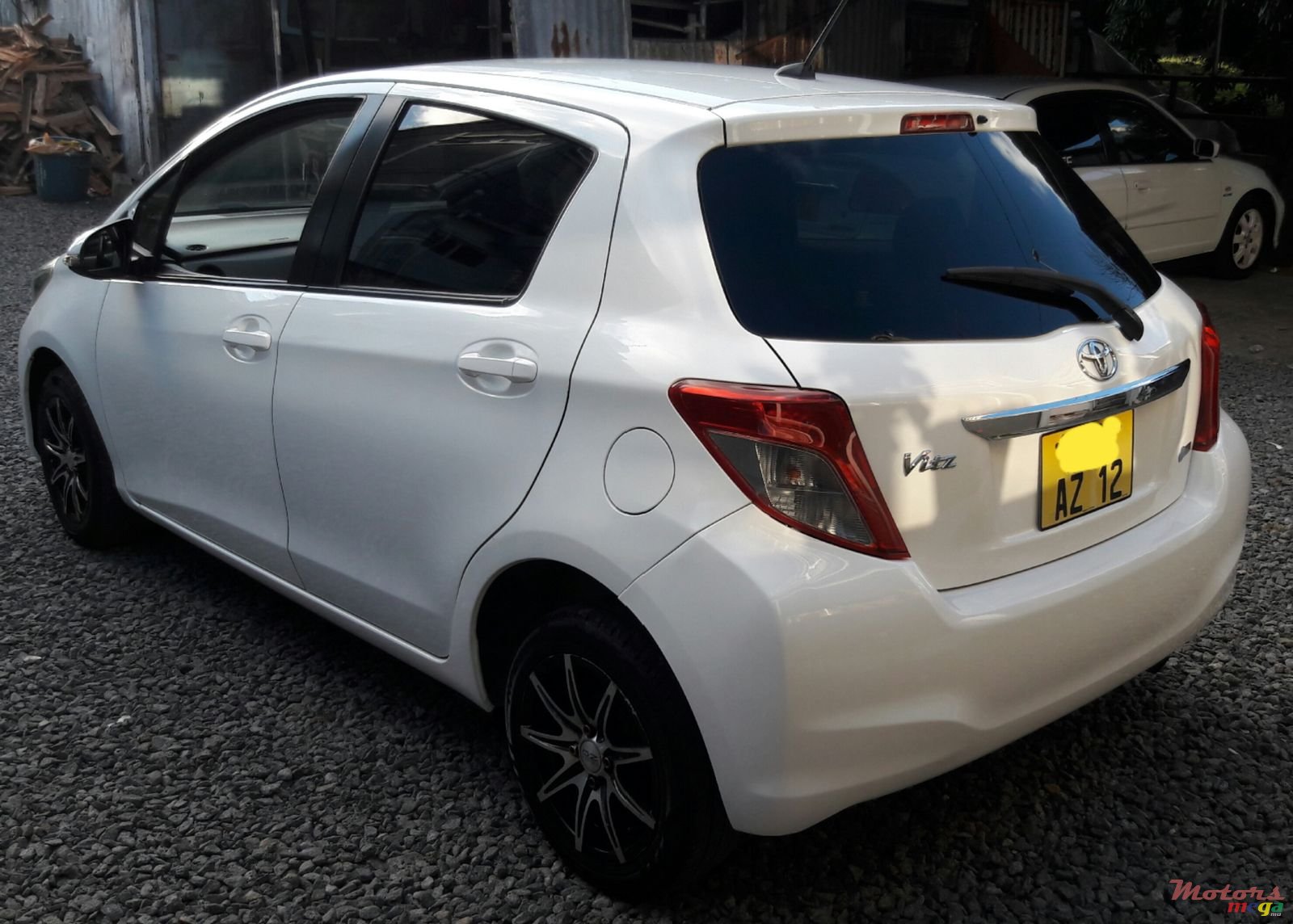 2012' Toyota Vitz photo #1