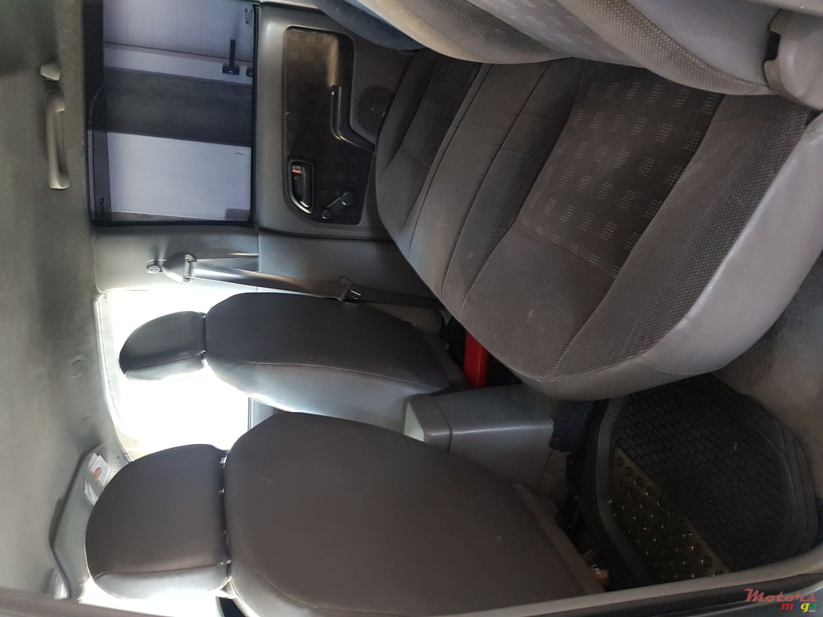 2004' Isuzu D-Max photo #4