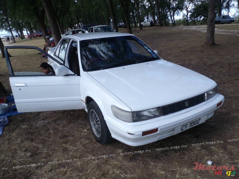 1989' Nissan SALOON photo #1