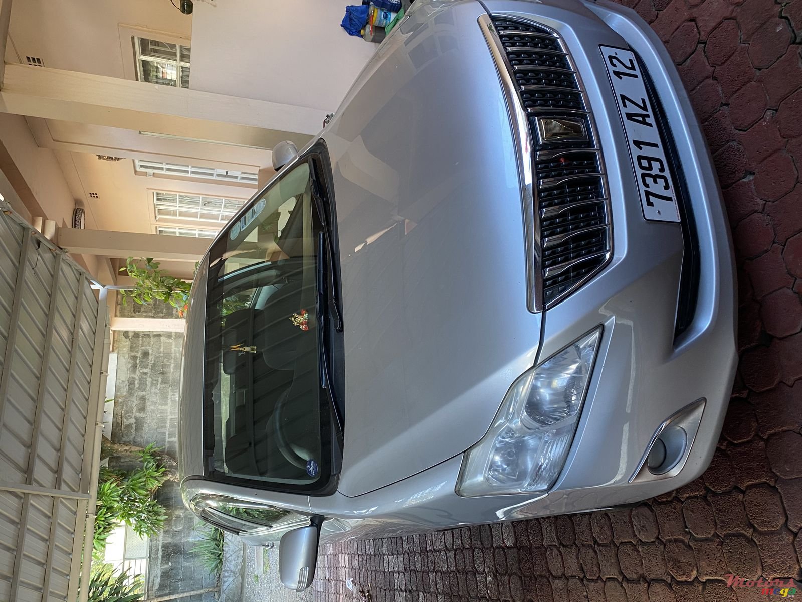 2012' Toyota Premio photo #4