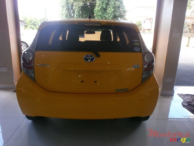 2013' Toyota Prius c Aqua photo #4