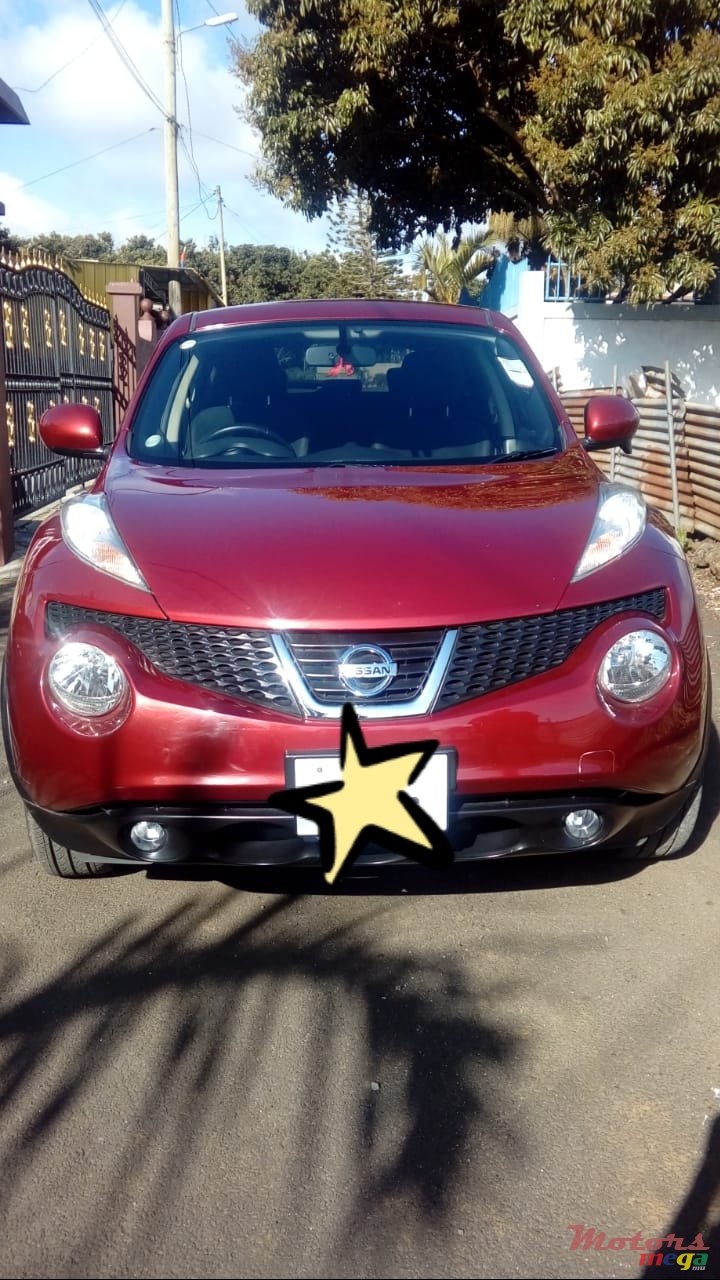 2014' Nissan Juke hatchback photo #2