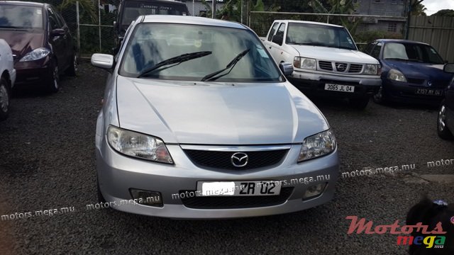 2002' Mazda 323 photo #2