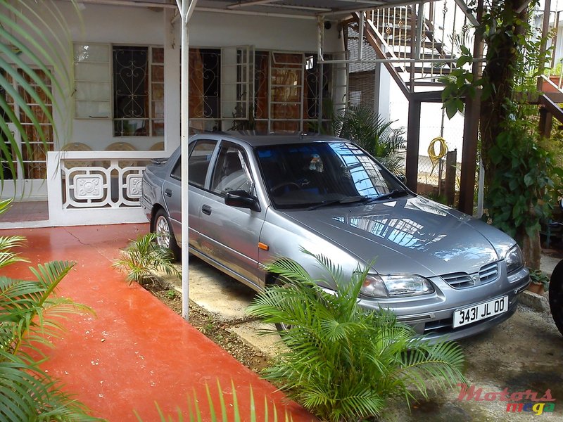 2000' Nissan Sentra photo #4