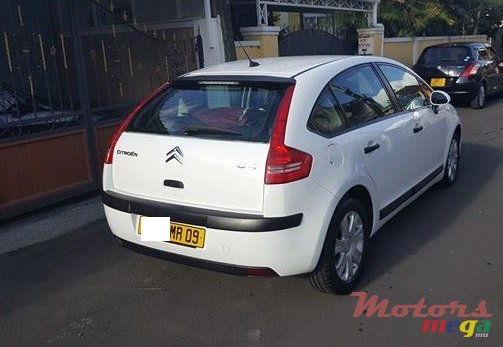 2009' Citroen C4 photo #2