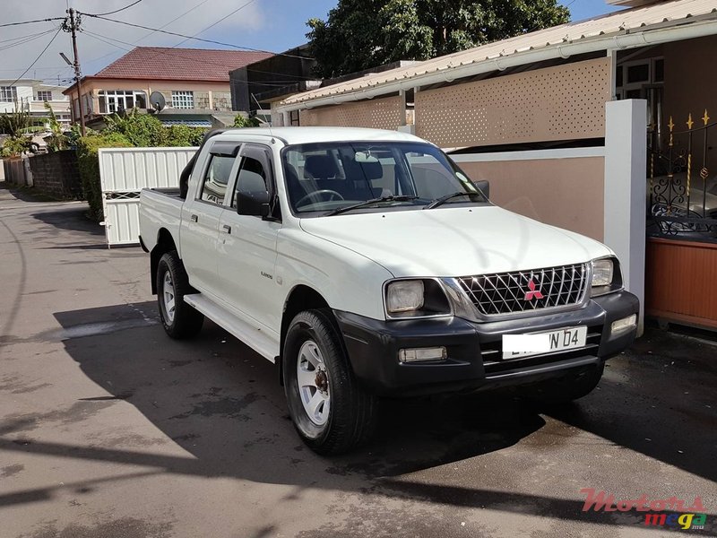 2004' Mitsubishi L 200 photo #1