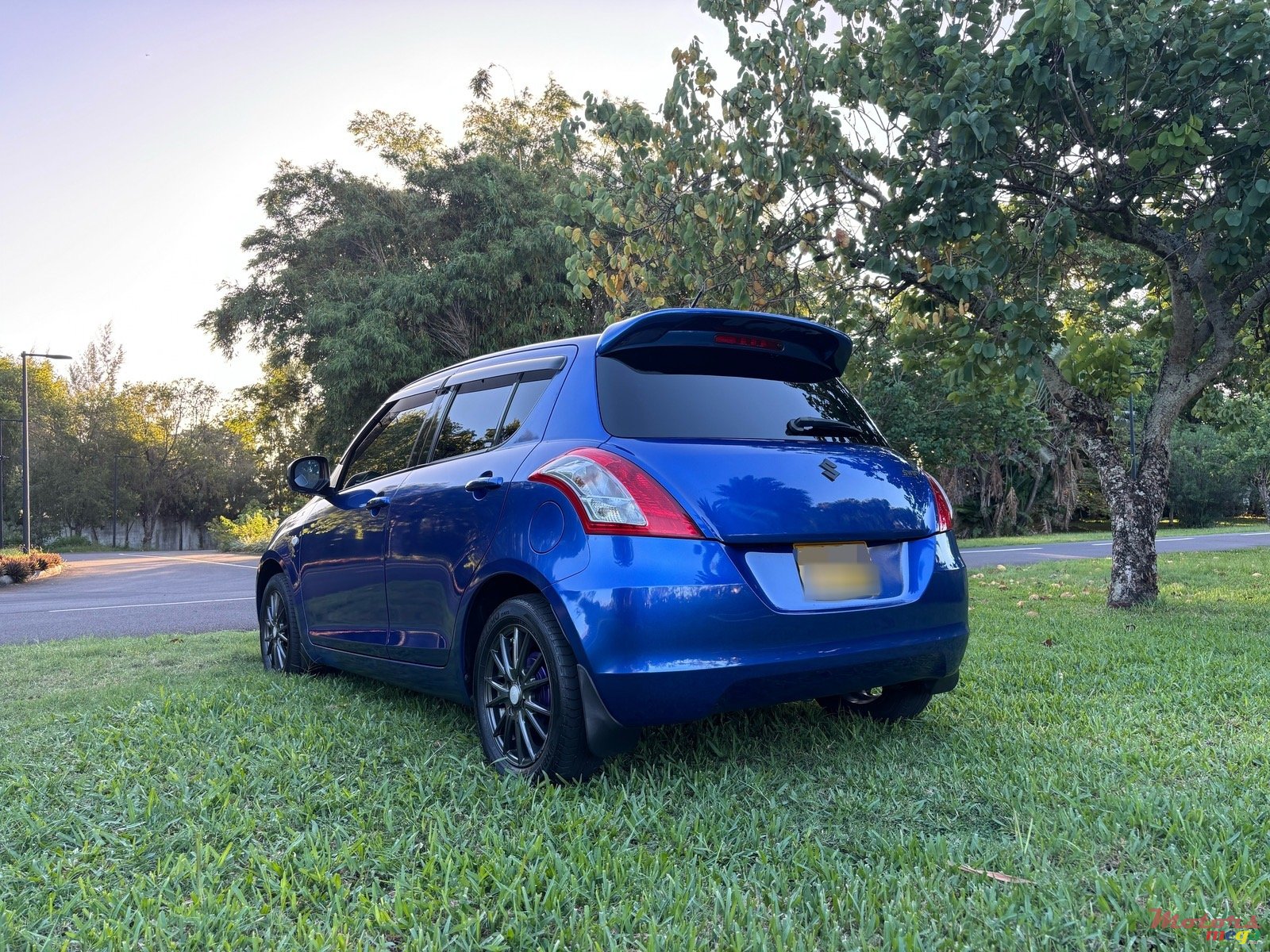 2014' Suzuki Swift photo #5