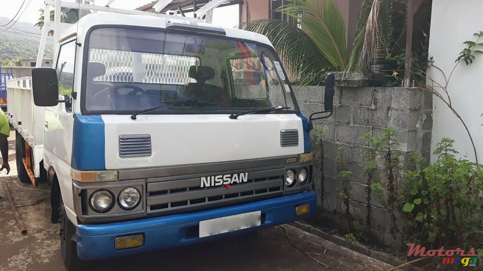 1990' Nissan photo #3