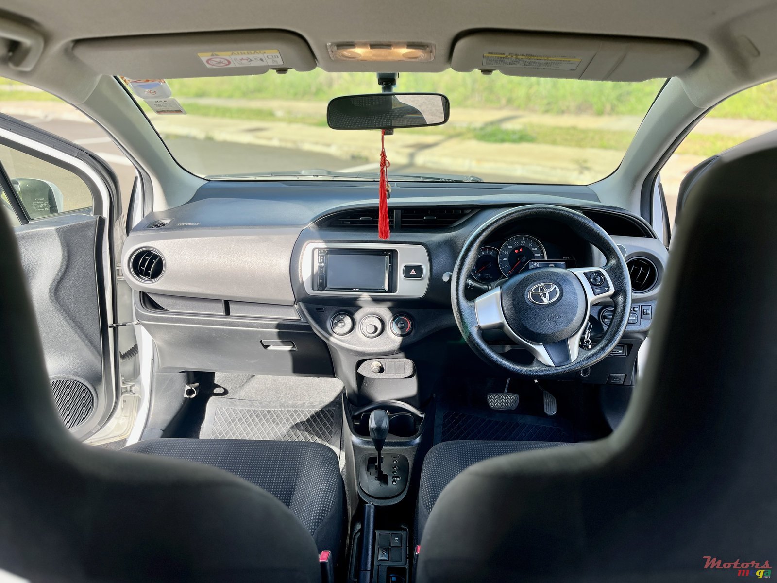 2014' Toyota Vitz photo #6