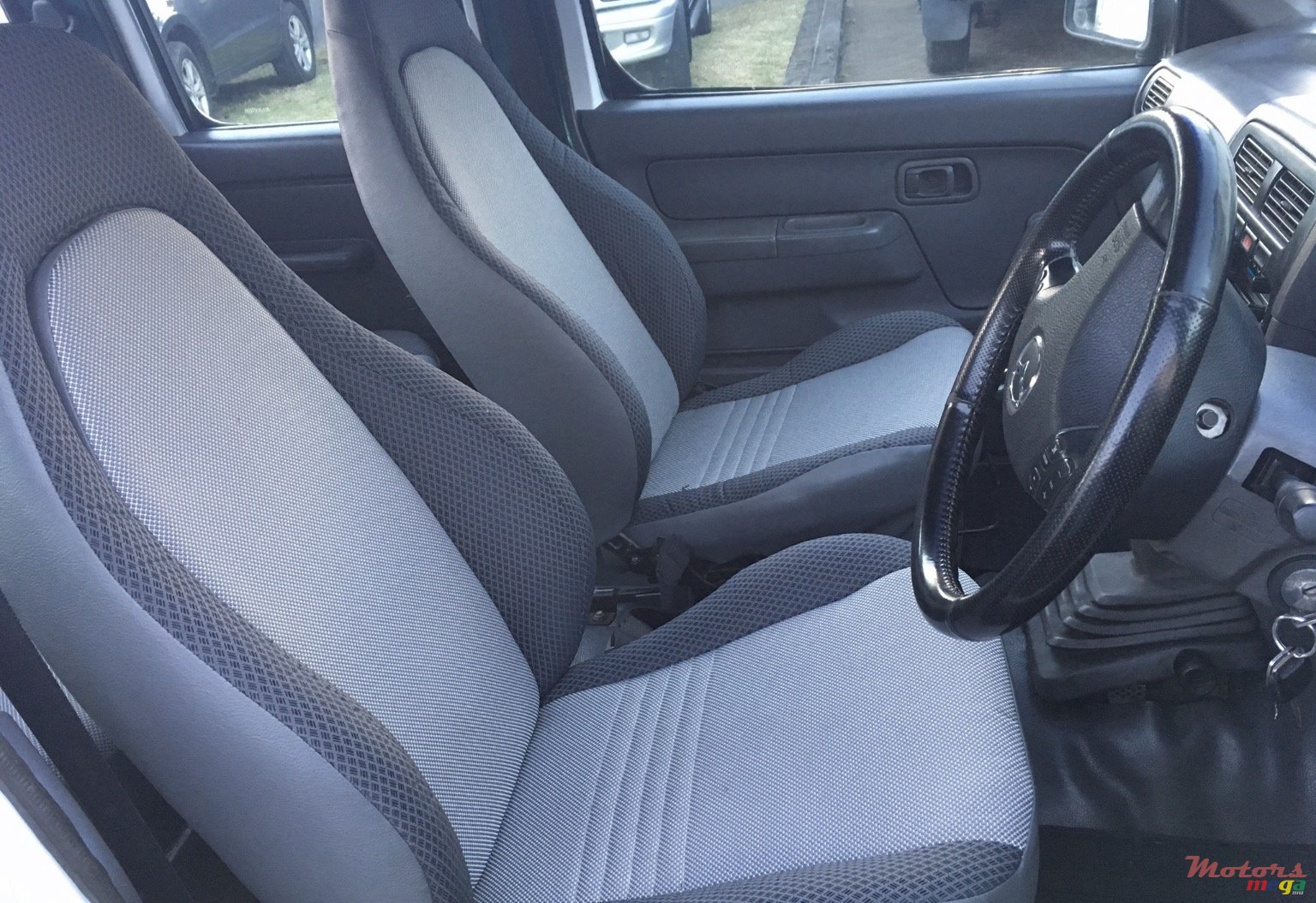 2000' Nissan photo #4