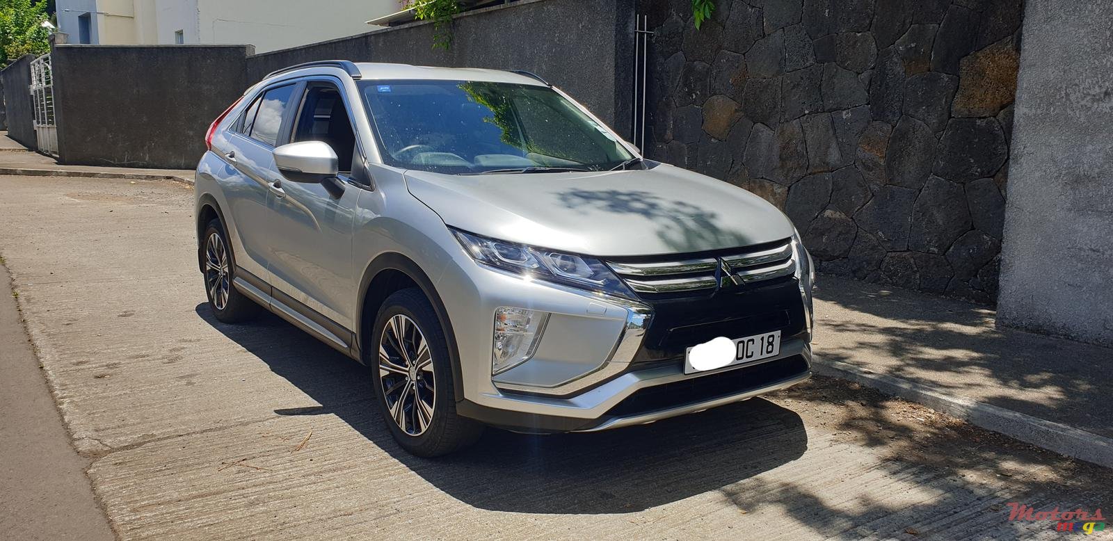 2018' Mitsubishi Eclipse photo #1